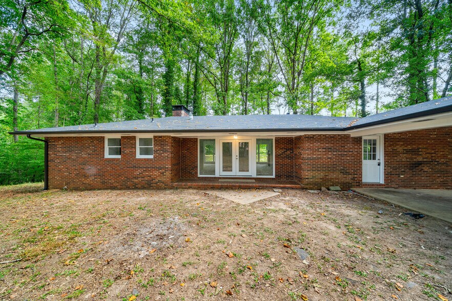 Primary Photo - 3890 Atlanta Hwy