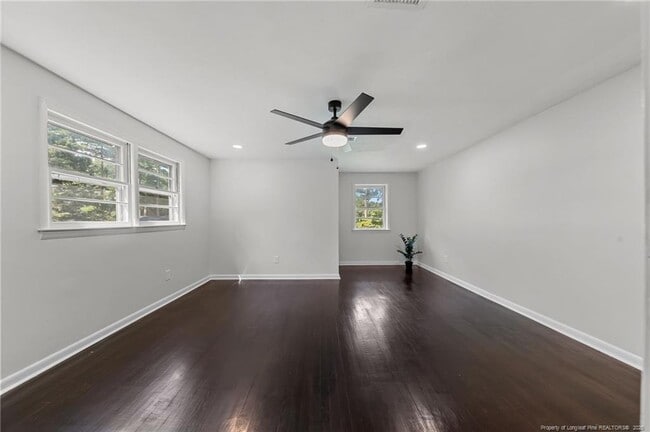 Building Photo - 13520 Oakwood Dr
