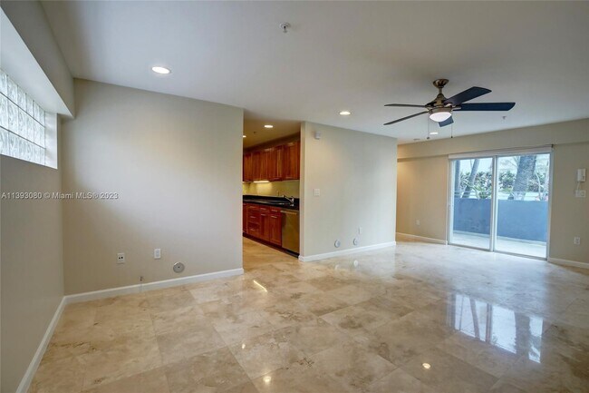 Building Photo - 2699 Tigertail Ave