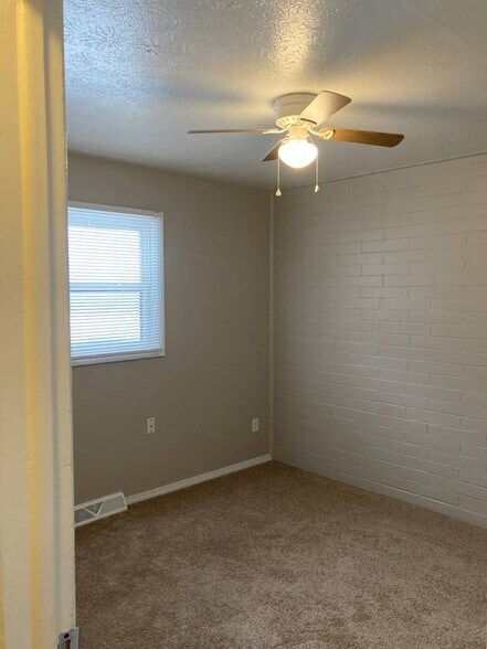 Building Photo - 7560 Mentor Ave