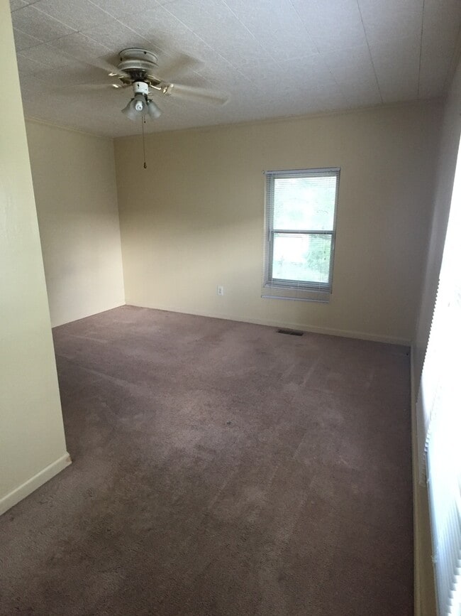 Building Photo - 1620 23rd Ave E