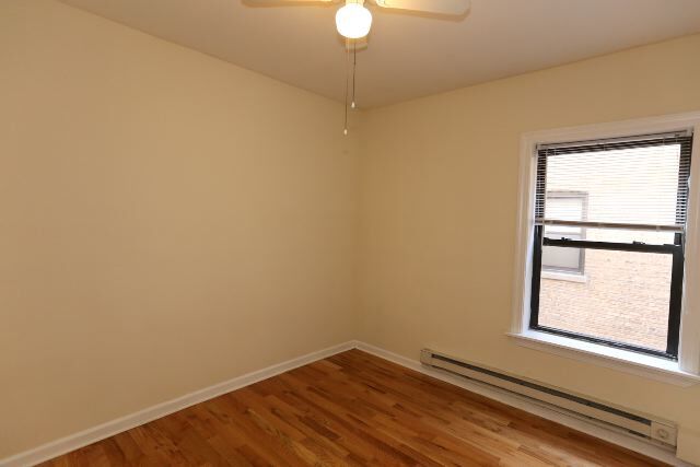 Building Photo - 627 W Cornelia Ave