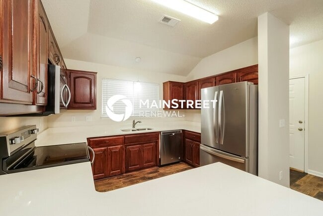 Building Photo - 3 Bedroom Pet-Friendly Home in PLATTE CITY, MO with Main Street Renewal
