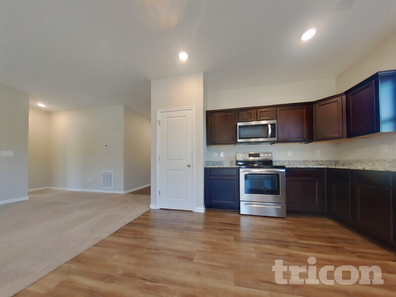 Building Photo - 115 Sorrento Dr