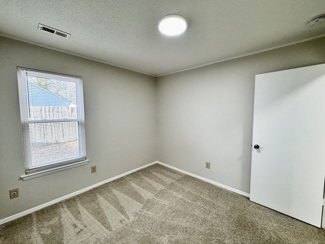 Building Photo - Updated & Ready 02-02-26! Adorable 3-Bedroom Ranch 4 Miles to Dam Neck Base & Oceana - HUGE Fence...