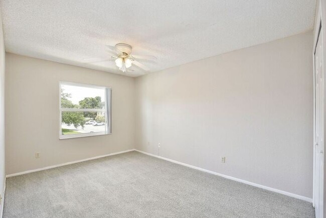 Building Photo - Spacious 2/2 Condo in Hawthorne Village - Orlando! Available Now!
