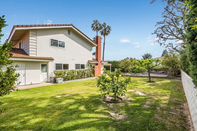 Building Photo - Tranquility on Beachside