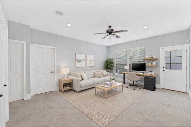 Building Photo - 1346 Studer St