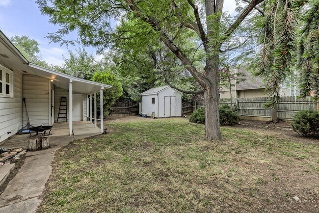 Building Photo - Students Welcome! 3 Bed / 1.5 Bath Ranch Near CSU – Large Fenced Yard | Pets Welcome | Flexible L...