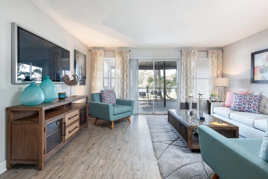 Building Photo - Deerpath on the Lake