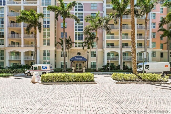 Building Photo - 804 E Windward Way