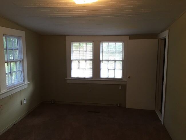 Building Photo - **AVAILABLE NOW**Total Electric - Midtown ...