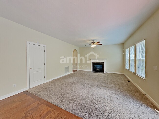 Building Photo - 6943 Calderwood Dr