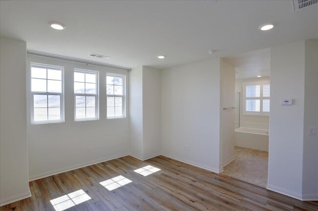 Building Photo - 9153 Foster Ln