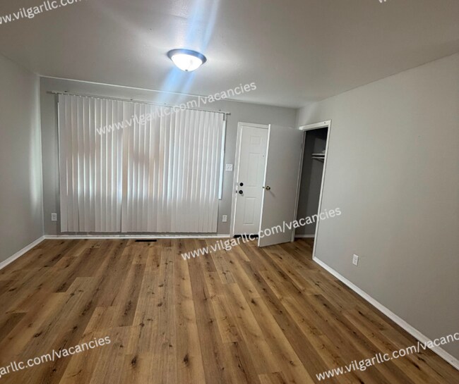 Building Photo - 4414 W 24th Pl