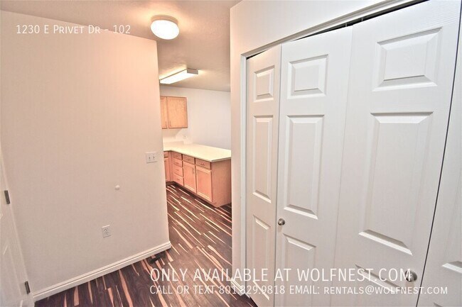 Building Photo - 1230 Privet Dr