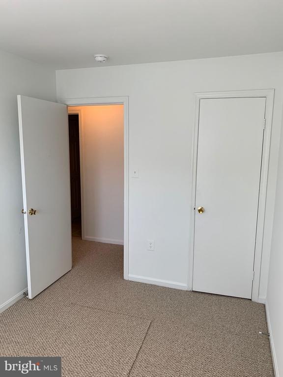 Building Photo - 13749 Avonshire Dr