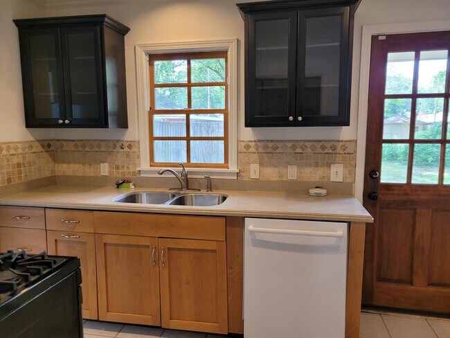 Building Photo - 4892 Carnes Ave