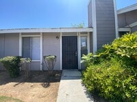 Building Photo - 1027 W Dakota Ave