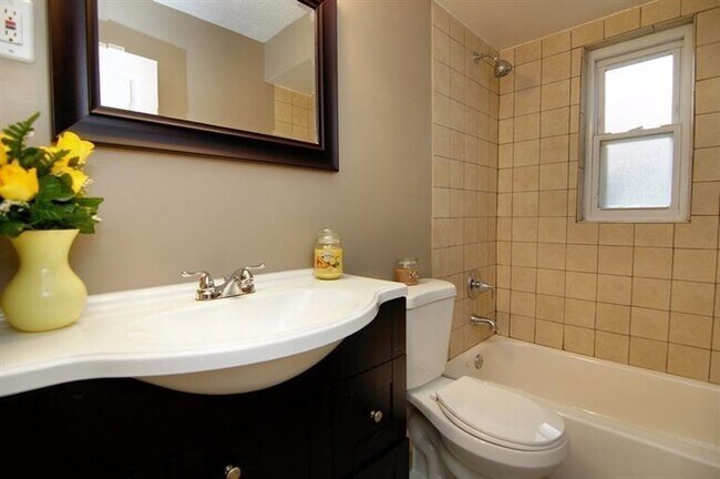 Building Photo - 4344 Clifford Rd