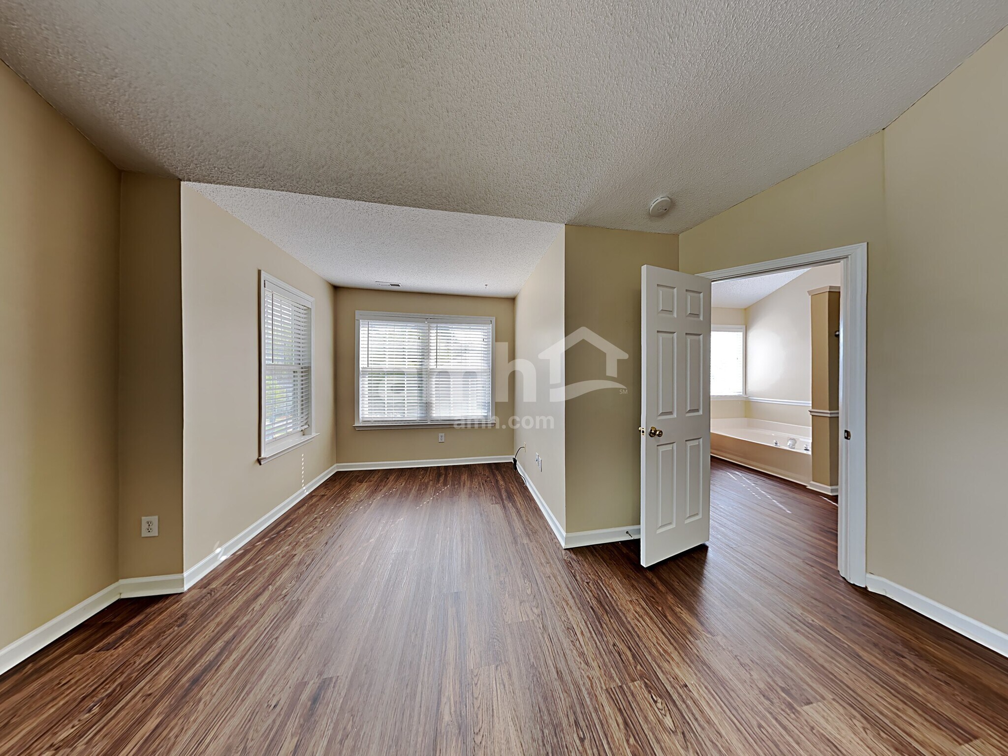 Building Photo - 409 Ascott Way