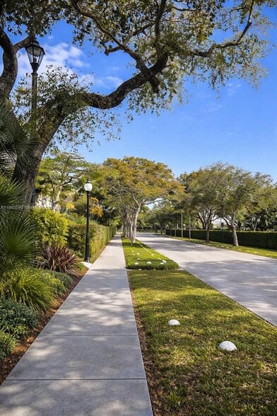 Building Photo - 7703 Camino Real