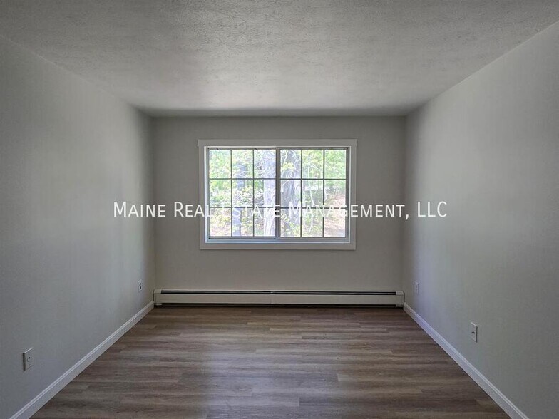 Building Photo - 20 Tall Pines Dr