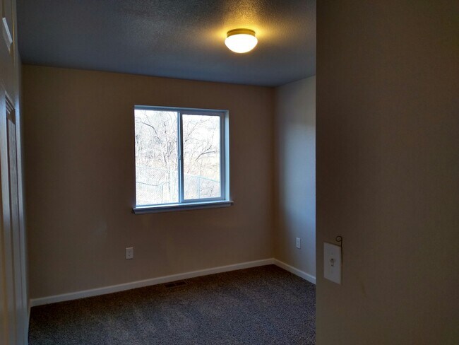 Building Photo - 1728 Hampton S