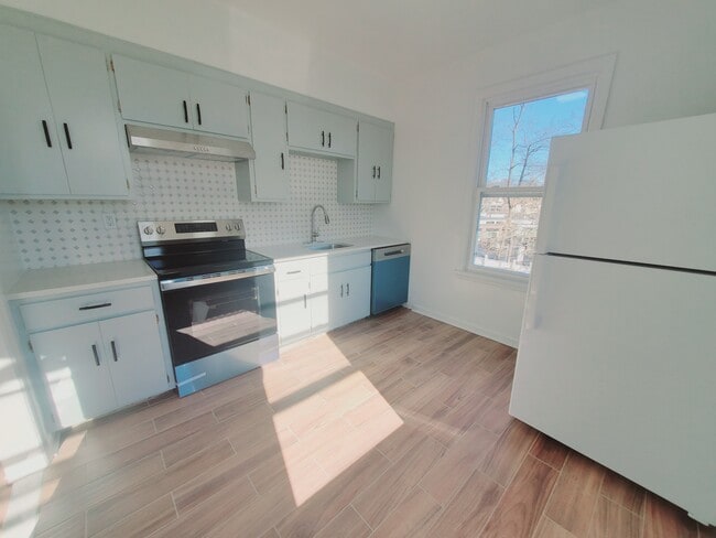 Building Photo - 24 High St