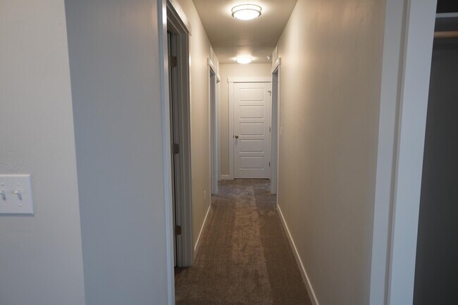 Building Photo - 5051 W Ladle Rapids St