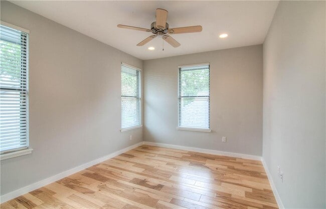 Building Photo - 4303 Red River St