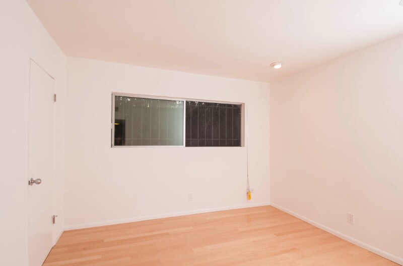 Building Photo - 7767 Hollywood Blvd