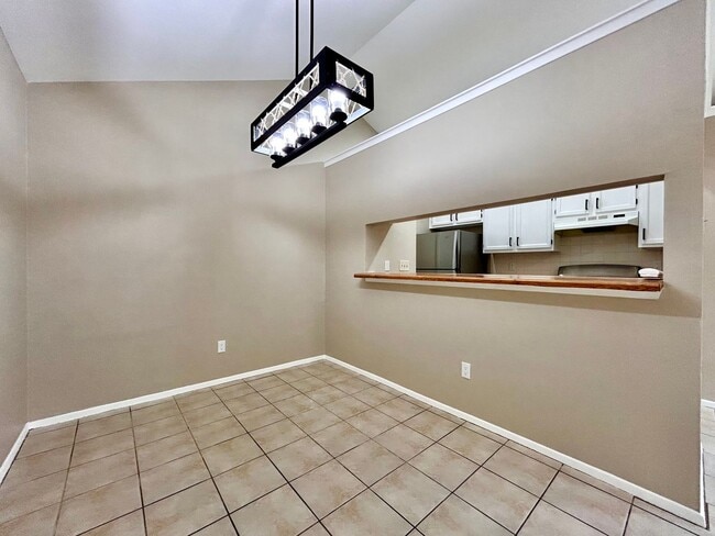 Building Photo - 510 Greenlawn Blvd