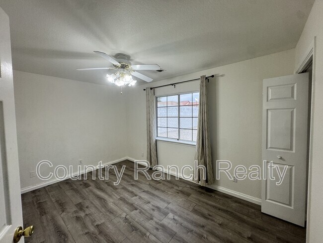 Building Photo - 2184 Emerald River Cir