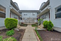 Building Photo - 144 Keswick Dr