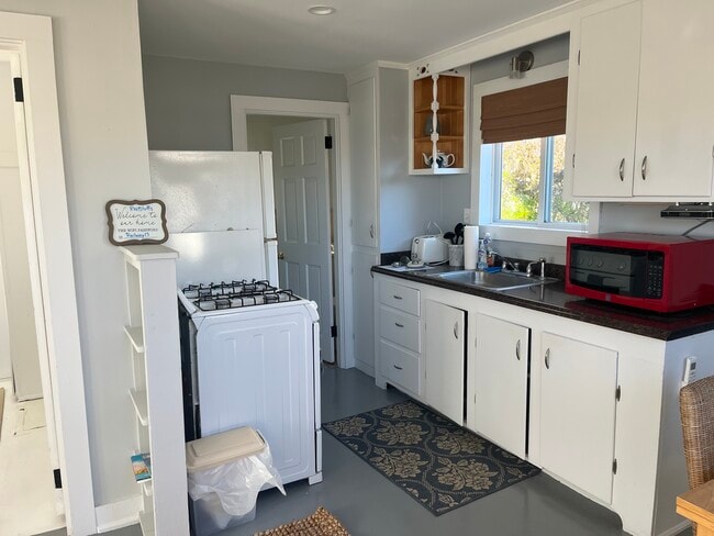 Building Photo - 35 Arlington St