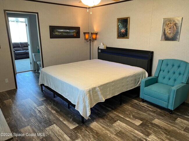 Building Photo - 194 Holiday Park Blvd NE