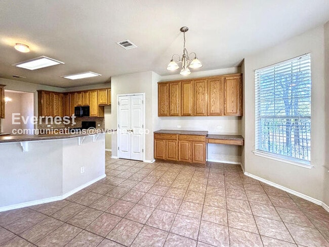 Building Photo - 3505 Fitzroy Ave