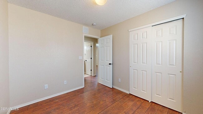 Building Photo - 1819 Shreya St