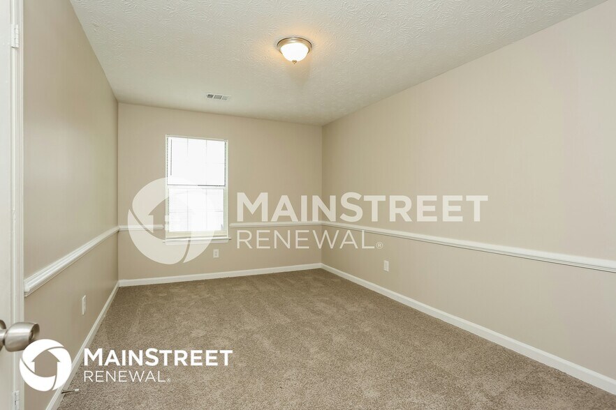Building Photo - 661 Woodcrest Manor Dr