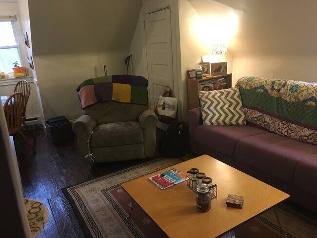 Building Photo - 751 Chislett St