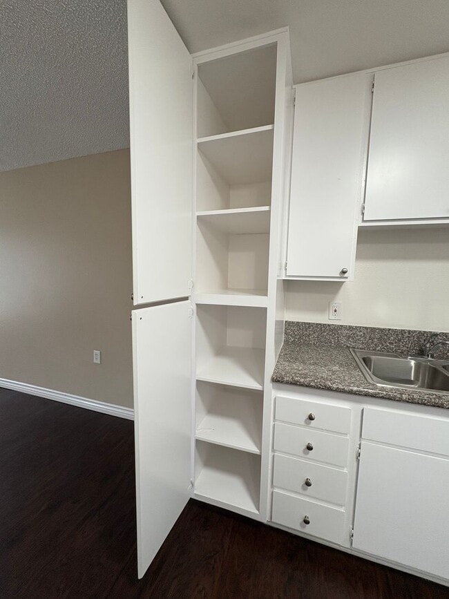 Building Photo - 1 Bedroom, 1 Bath - 55+ Senior Living Comm...