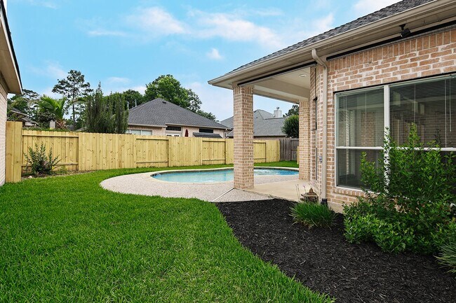 Building Photo - 15 Rockledge Dr