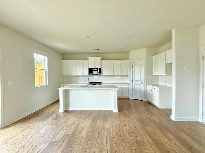 Building Photo - 5428 Aurora Trl