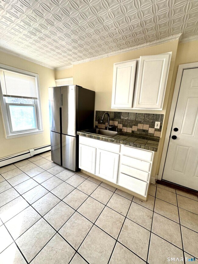 Building Photo - 175 Wilson St