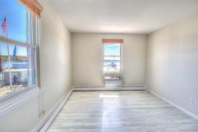 Building Photo - 3 Toms Point Ln