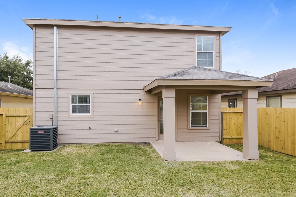 Building Photo - 20727 Dickinson Manor Ln