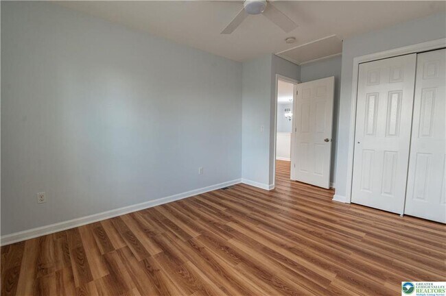 Building Photo - 835 Spring White Dr
