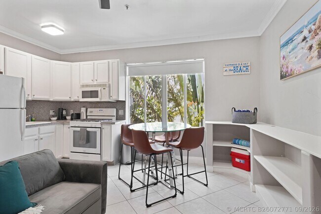 Building Photo - 3710 Collins Ave