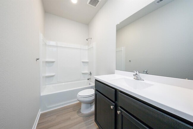 Building Photo - 15435 Maple Ter Dr